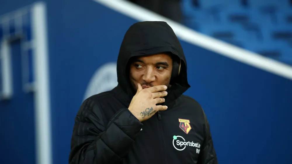 Troy Deeney từ chối trở lại tập luyện ở Watford để bảo vệ con trai
