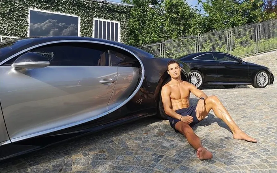 Cristiano Ronaldo và những chiếc siêu xe... cũ của anh
