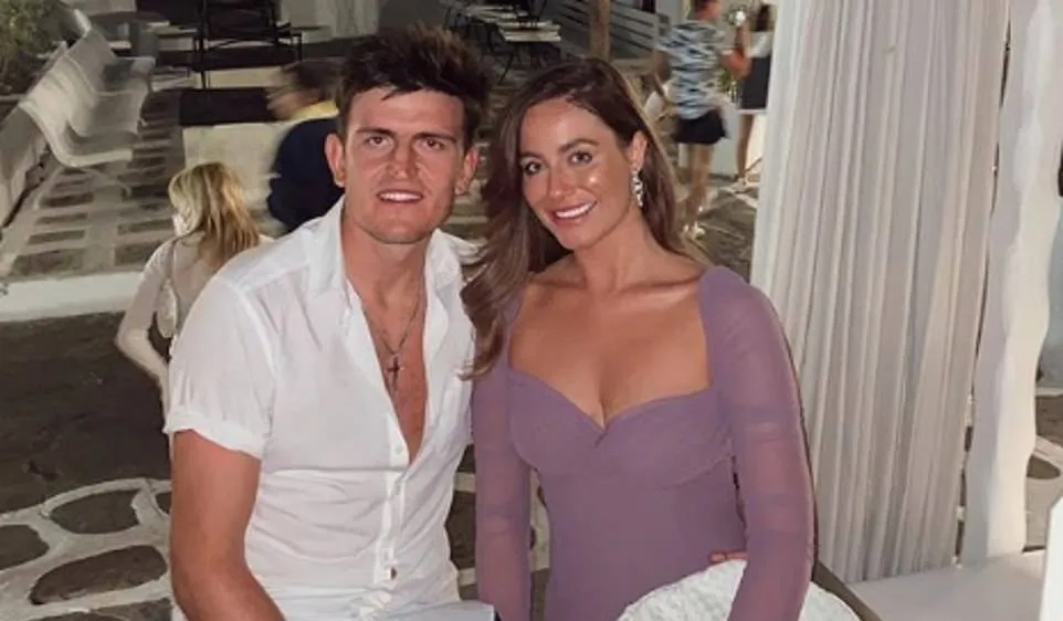 Harry Maguire và bạn gái Fern Hawkin