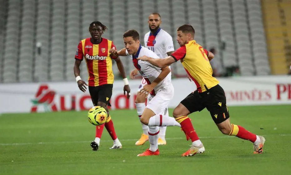PSG mất hơn nửa đội hình đã phơi áo trên sân Lens