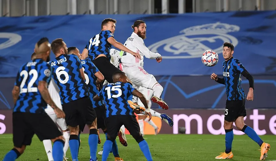 Sergio Ramos ghi bàn trong cuộc rượt đuổi tỷ số với Inter Milan
