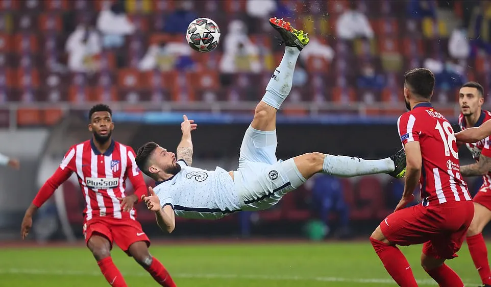 Cú ngã bàn đèn tuyệt diệu của Olivier Giroud trước Atletico