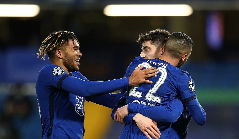 Các cầu thủ Chelsea ăn mừng chiến thắng