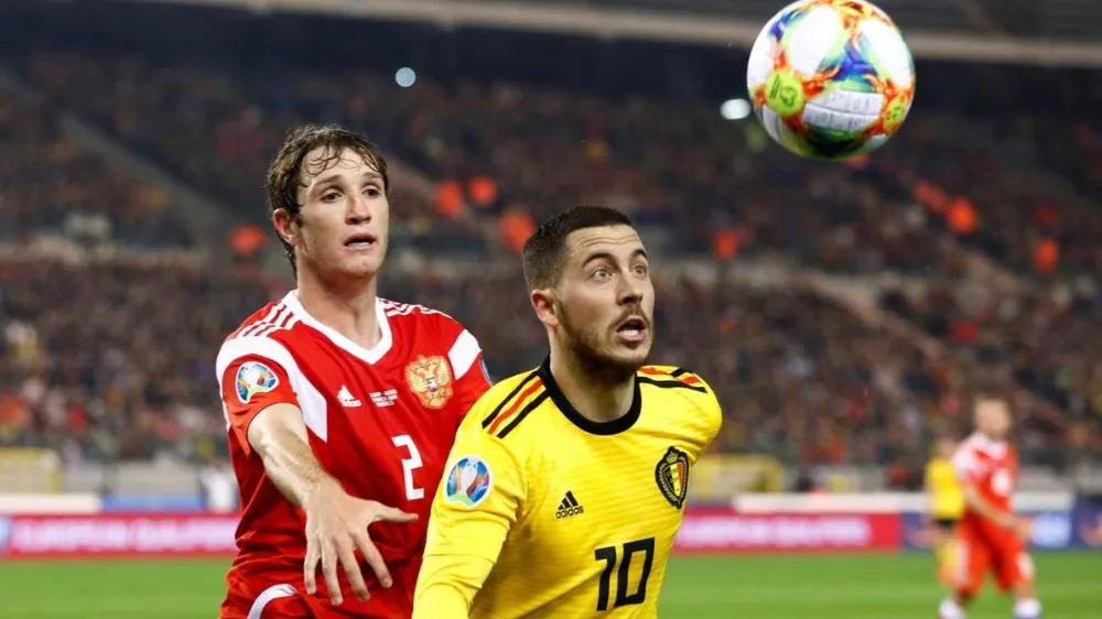Eden Hazard có lẽ chỉ ra sân từ băng dự bị
