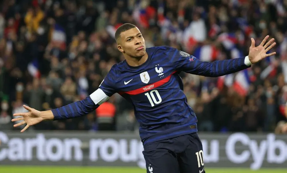 Kylian Mbappe lần đầu tiên ghi 4 bàn cho tuyển Pháp