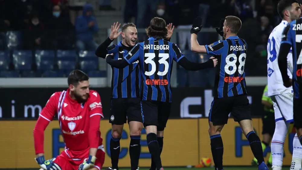 Các cầu thủ Atalanta mừng chiến thằng