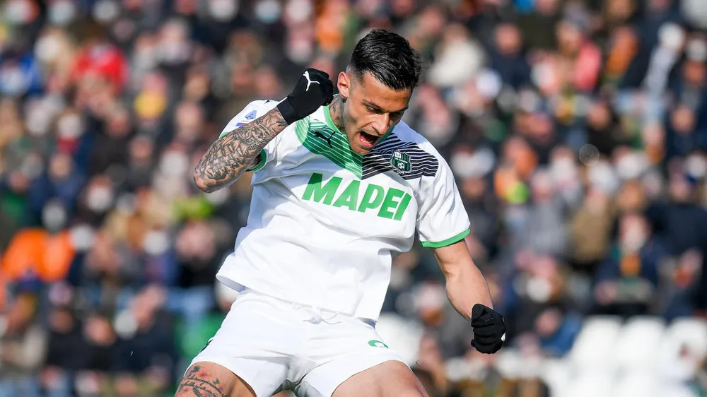 Gianluca Scamacca bùng nổ trong màu áo Sassuolo