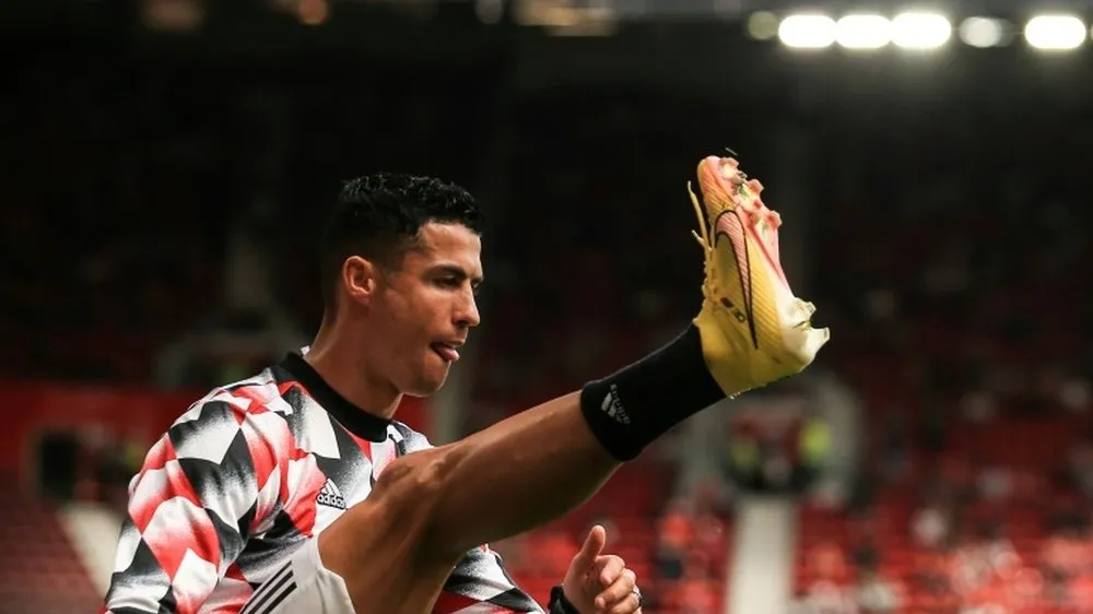 Rpnaldo khởi động trong trận gặp Tottenham