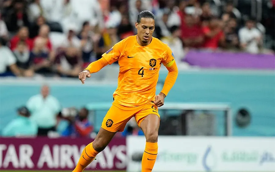 Van Dijk quyết thắng ở Dublin