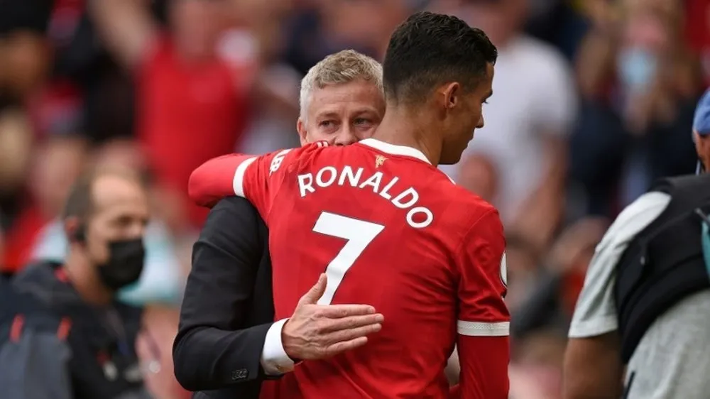 Ole Gunnar Solskjaer đưa Ronaldo về với hy vọng thắng ngôi vô địch Premier League