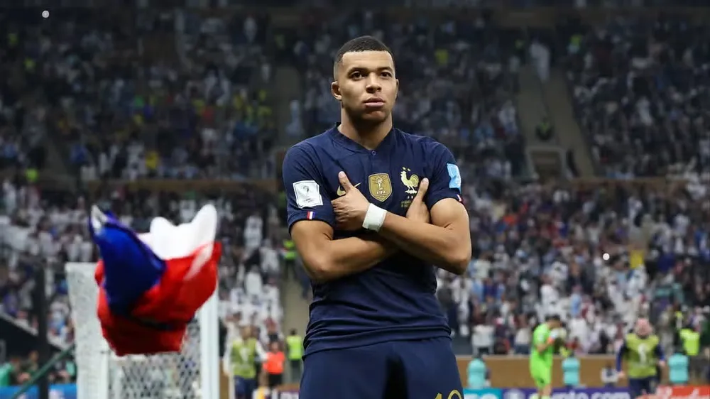 Kylian Mbappe trả lời giới truyền thông