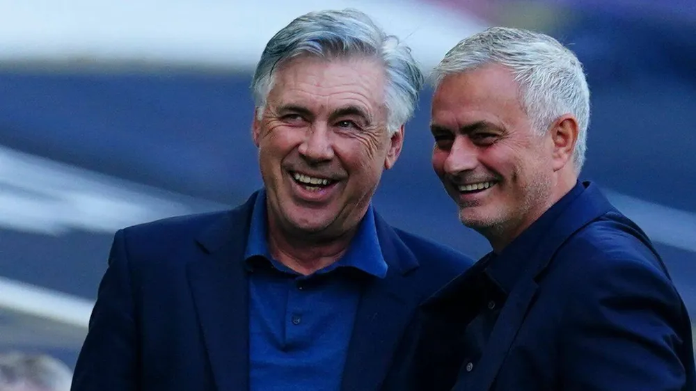 Carlo Ancelotti rất thân thiết với Jose Mourinho