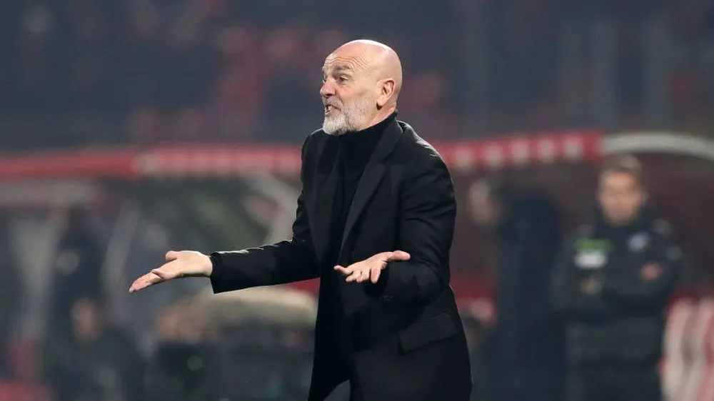 HLV Stefano Pioli thất vọng với những sơ hở trong phòng thủ