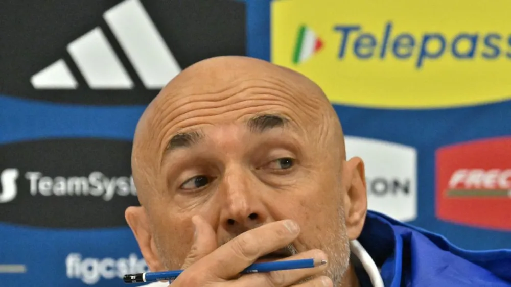 HLV Luciano Spalletti thử nghiệm cho đấu trường EURO 2024