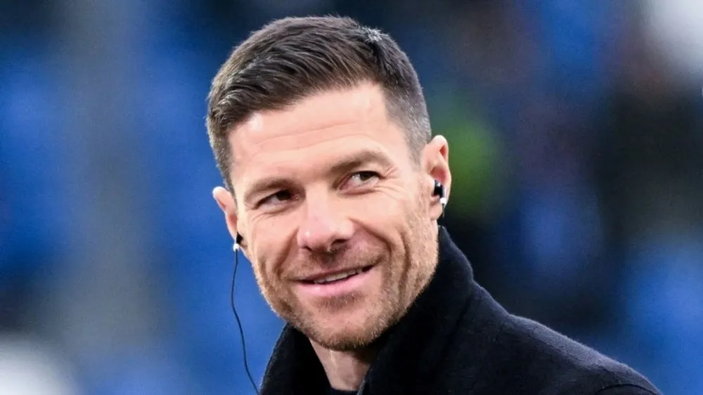 Xabi Alonso không vội rời Leverkusen