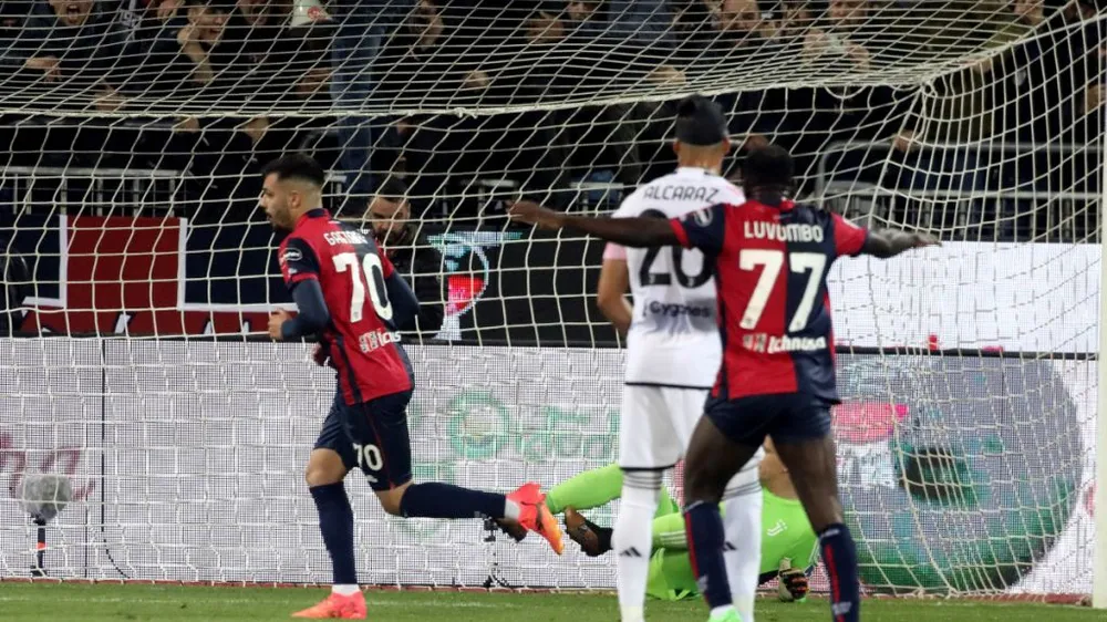 Gianluca Gaetano (70) mở tỷ số cho Cagliari