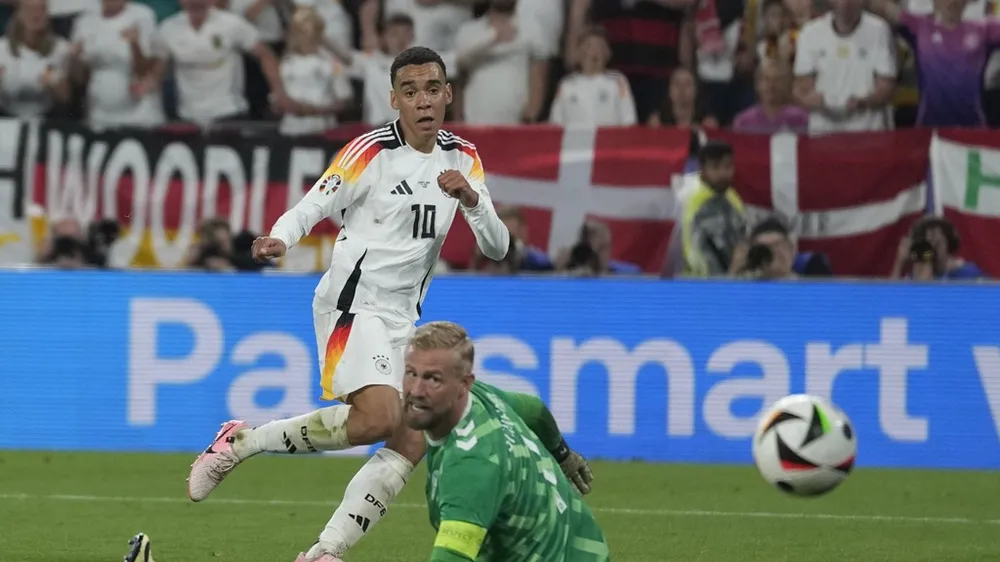 Jamal Musiala ghi bàn thứ 3 của mình ở EURO 2024