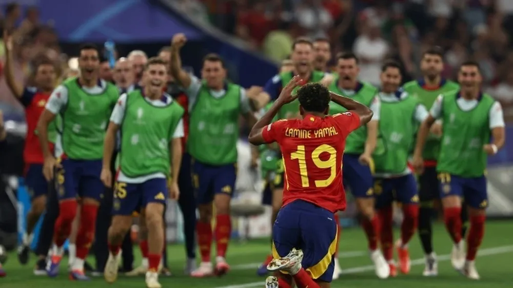 Lamine Yamal tỏa sáng trong số áo 19 ở EURO 2024