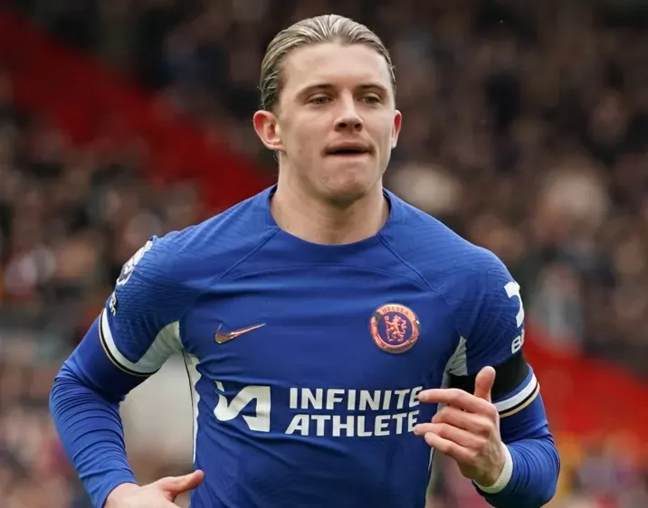 Conor Gallagher đã bị Chelsea gạch tên khỏi đội 1