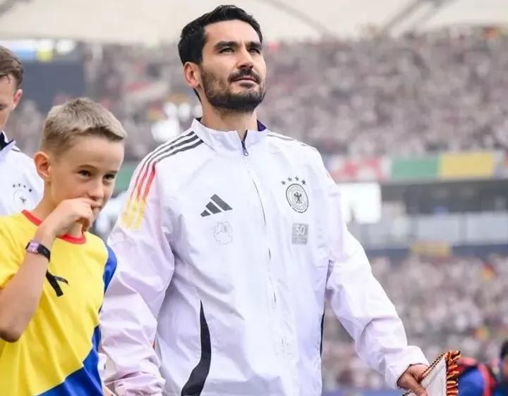 Ilkay Gundogan chia tay đội tuyển Đức và sẵn sàng trở lại... Man City