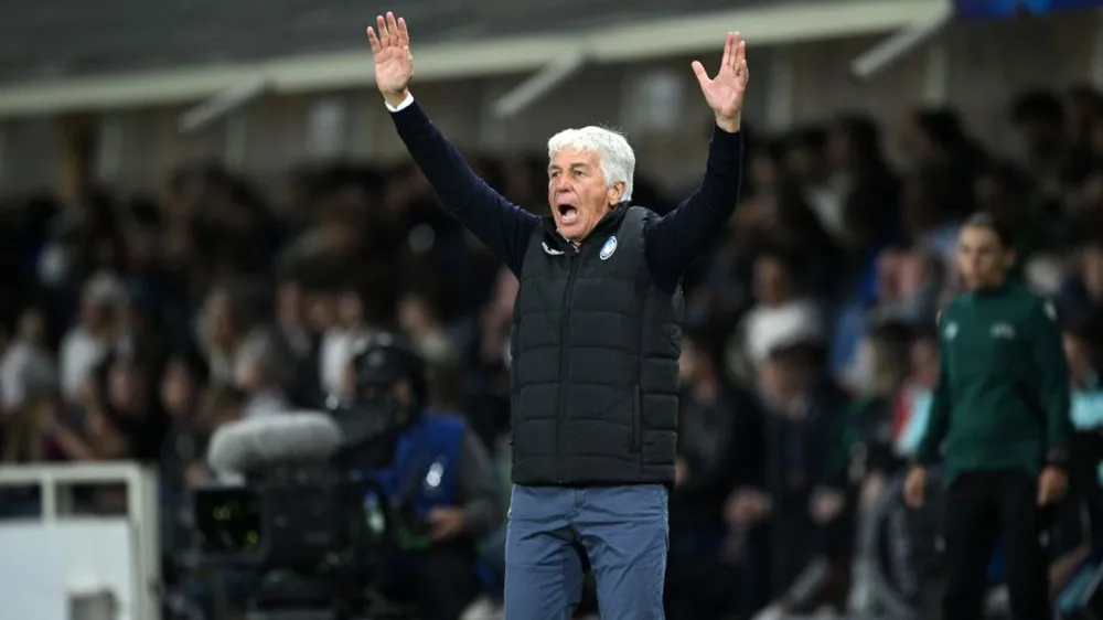 HLV Gian Piero Gasperini tiếc nuối quả phạt đền của Retegui