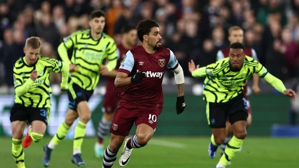 Lucas Paqueta (giữa) của West Ham đang bị điều tra cá cược