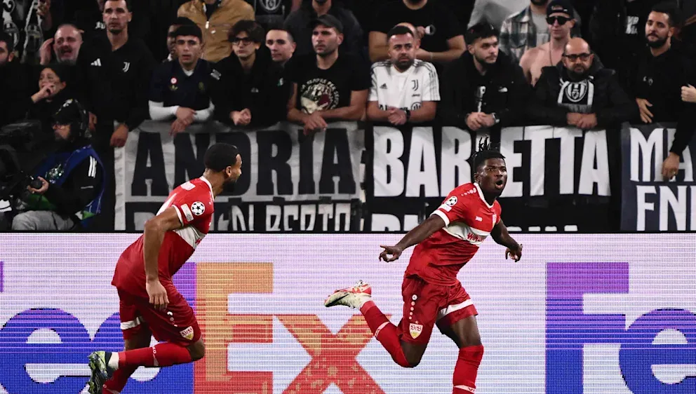 El Bilal Toure (phải) ghi bàn duy nhất cho Stuttgart