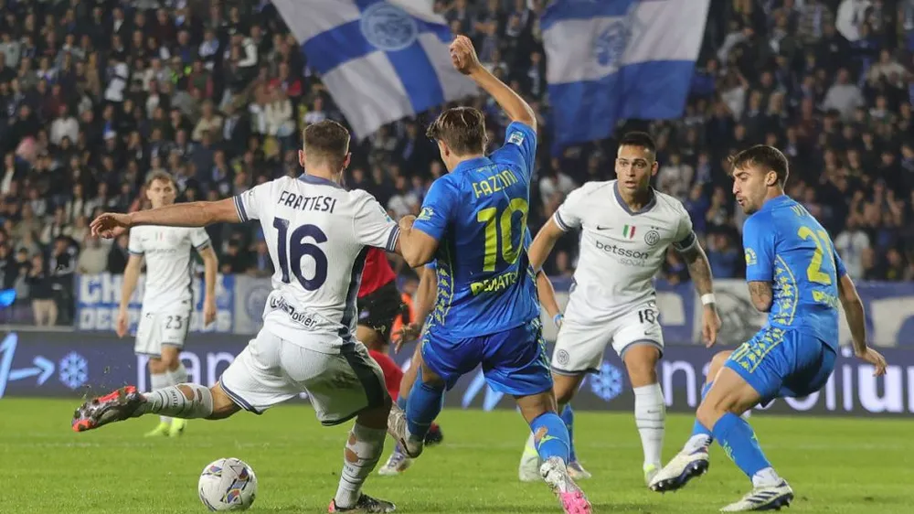 Davide Frattesi ghi 2 bàn vào lưới Empoli