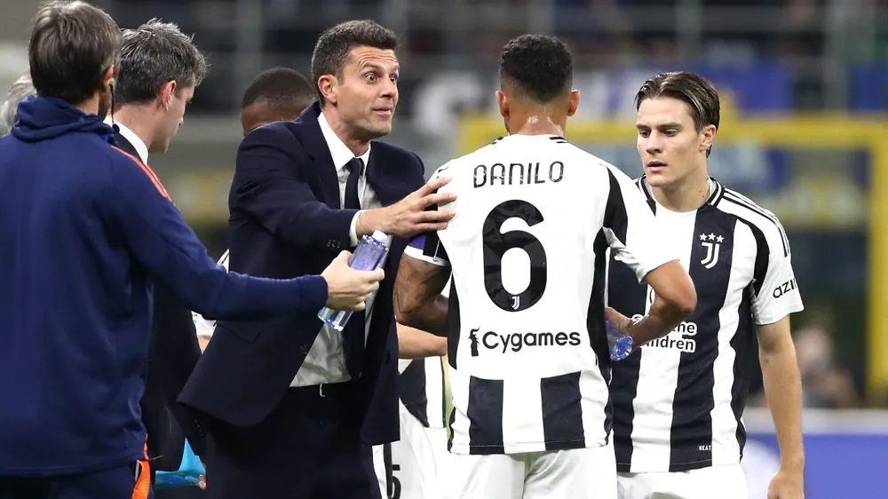 Trung vệ Danilo và HLV Thiago Motta