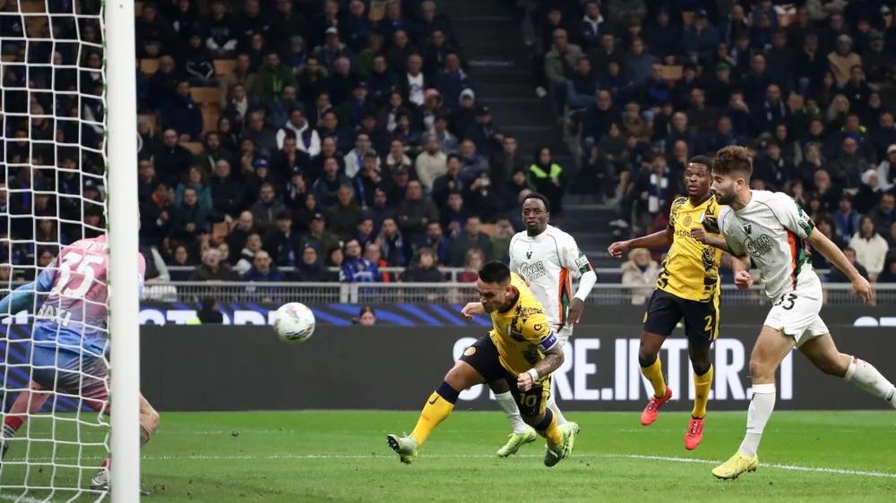 Pha phóng người ghi bàn của Lautaro Martinez