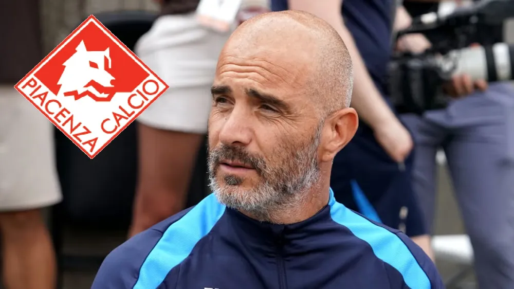 Enzo Maresca từng chơi vai tiền vệ cho Piacenza năm 2002