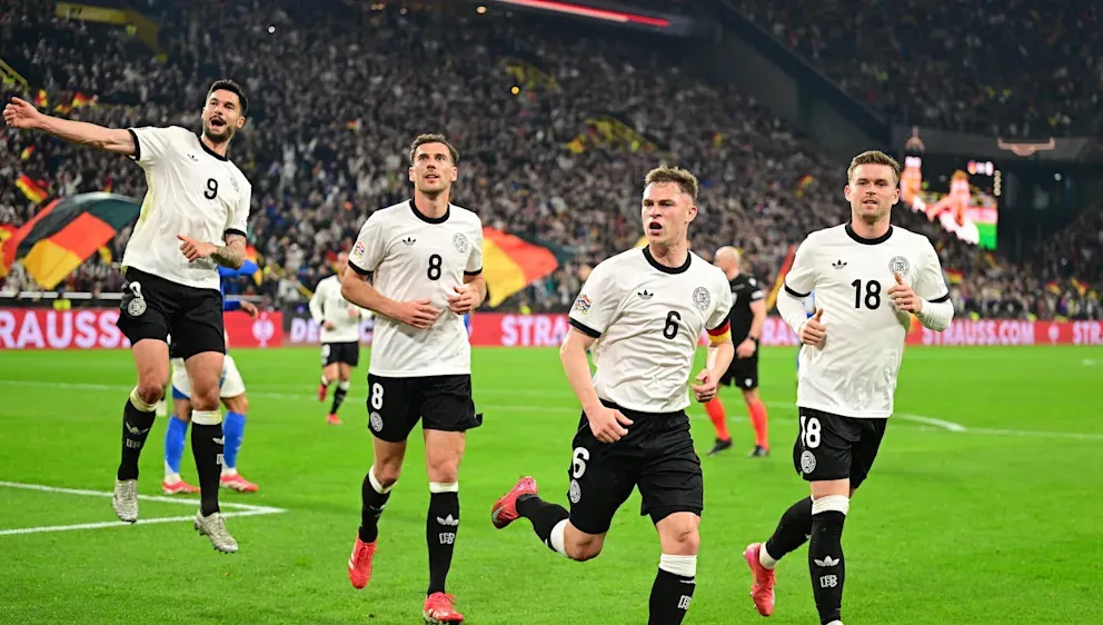 Tuyển Đức bùng nổ dẫn 3-0 trong hiệp 1 để đặt chiếc vé khỏi tầm với của Italy