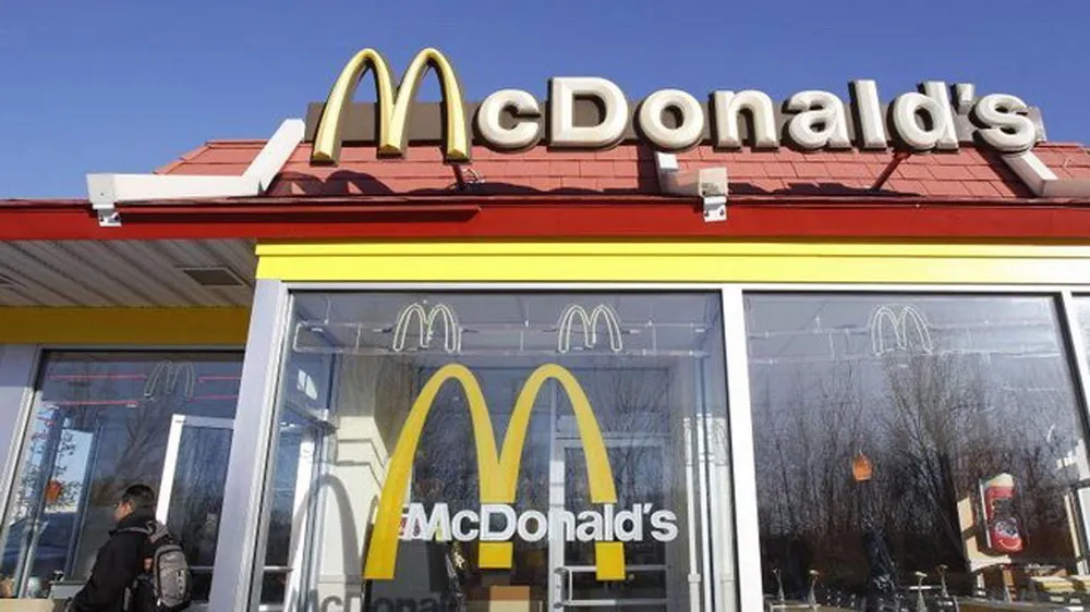 Hơn 100 người nhiễm ký sinh trùng nghi do ăn salad của McDonald's