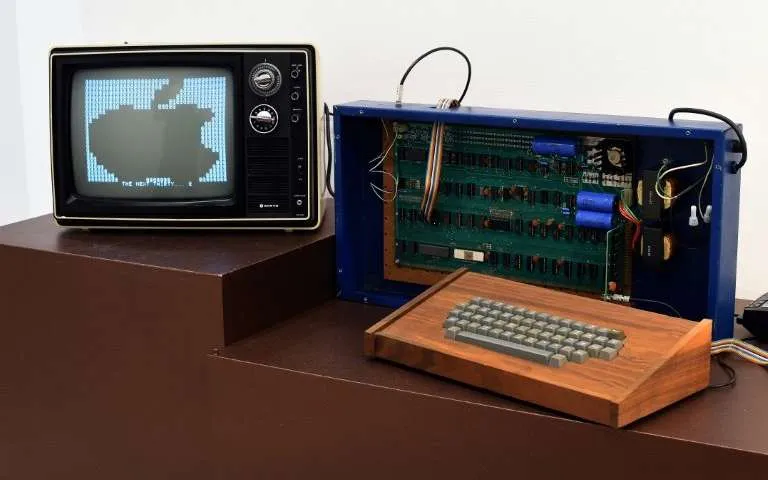 Máy tính Apple-1 do Steve Jobs và Steve Wozniak thiết kế (Ảnh : Phys.org)