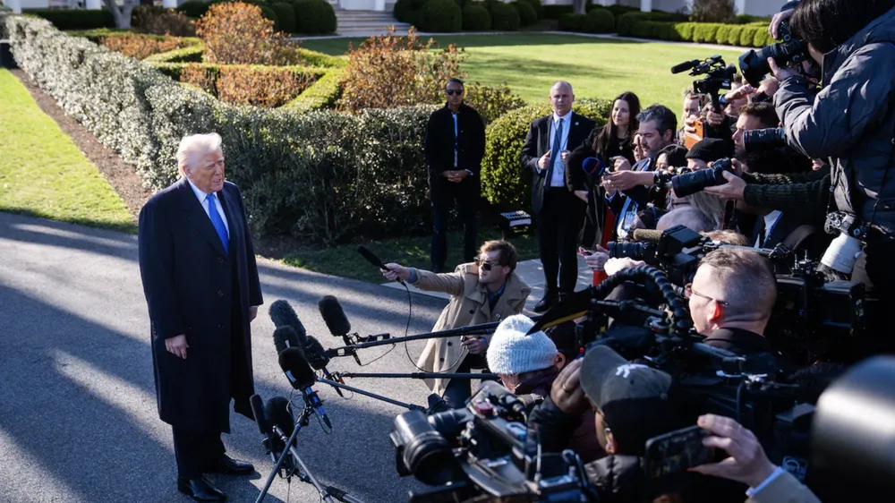 Tổng thống Donald Trump phát biểu với báo chí tại Nhà Trắng vào ngày 21-3. Ảnh: The Washington Post