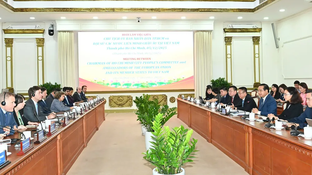 Quang cảnh buổi làm việc. Ảnh : VIỆT DŨNG