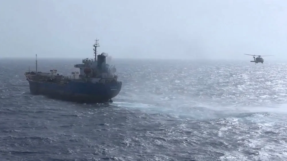 Tàu chở dầu M/T Celestial Sea treo cờ Iran bị yêu cầu thay đổi lộ trình. Ảnh: US CENTCOM