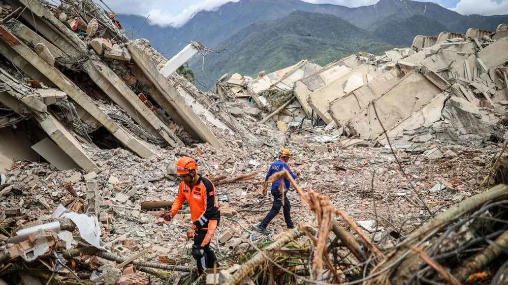Số người chết do động đất ở Venezuela tiếp tục tăng. Ảnh: Cem Tekkesinoglu/Anadolu /Getty Images