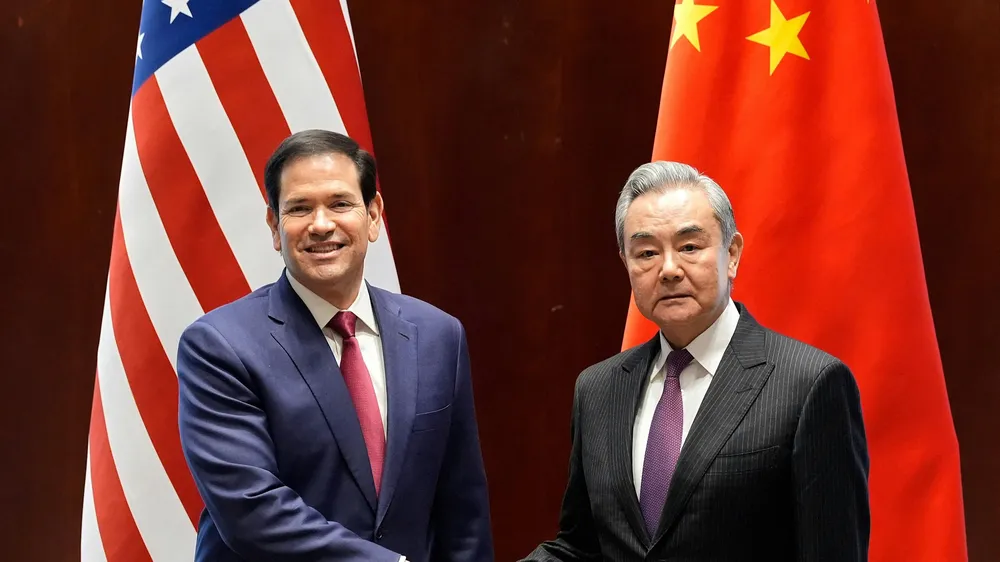 Ngoại trưởng Trung Quốc Vương Nghị và Ngoại trưởng Mỹ Marco Rubio trong một cuộc gặp trước đó tại Hội nghị An ninh Munich. Ảnh : global.hk01.com