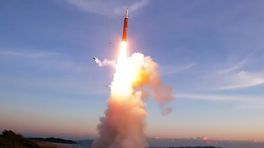 Theo Hãng thông tấn KCNA, Triều Tiên phóng tên lửa chiến lược tầm trung vào ngày 3-10. Ảnh: YONHAP 