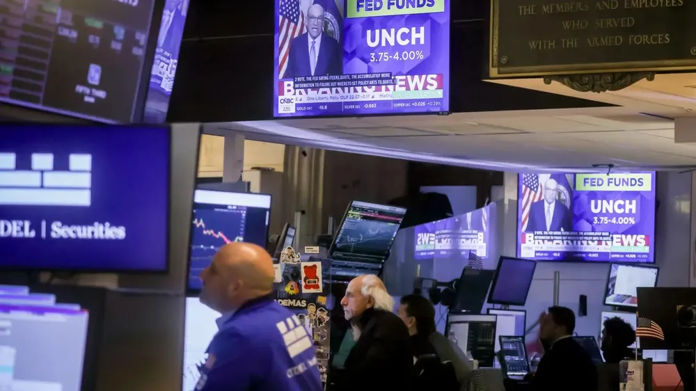 Bảng điện tử thông báo quyết định lãi suất tại sàn NYSE. Ảnh: Michael Nagle/Bloomberg/Getty Images