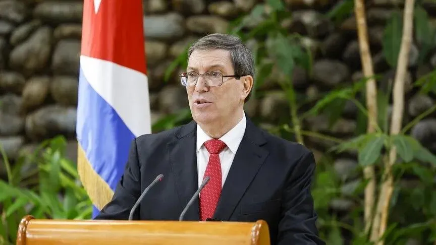 Tại cuộc họp báo ở Havana ngày 21-10, Ngoại trưởng Cuba Bruno Rodriguez đã cáo buộc Mỹ phạm tội diệt chủng đối với Cuba và vi phạm luật pháp quốc tế. Ảnh: AA