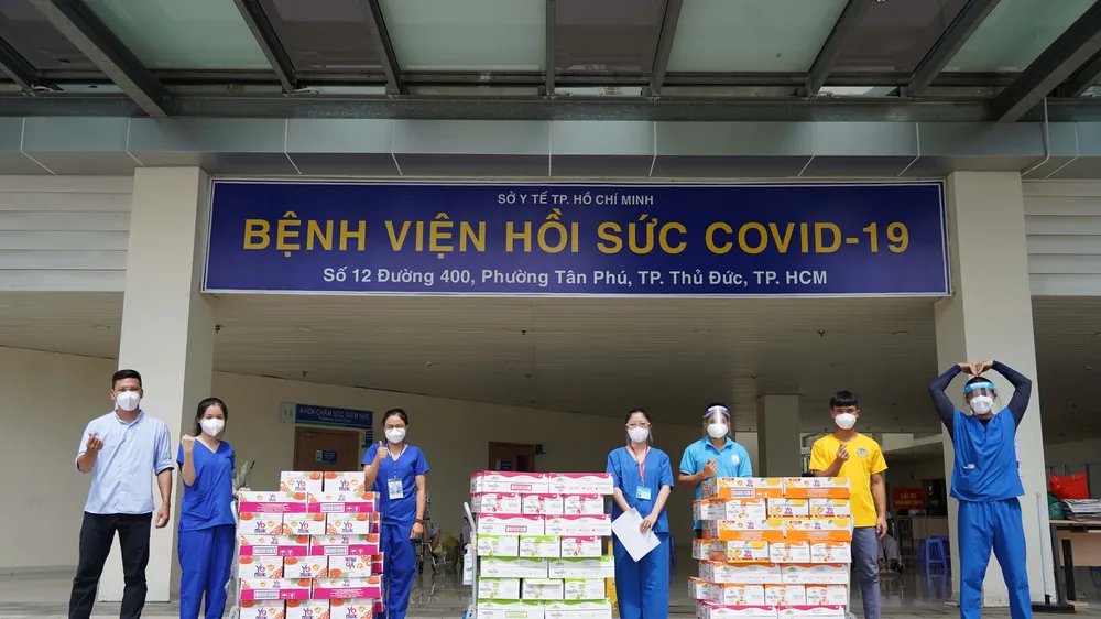 Vinamilk tiếp sức cho lực lượng tuyến đầu chống dịch