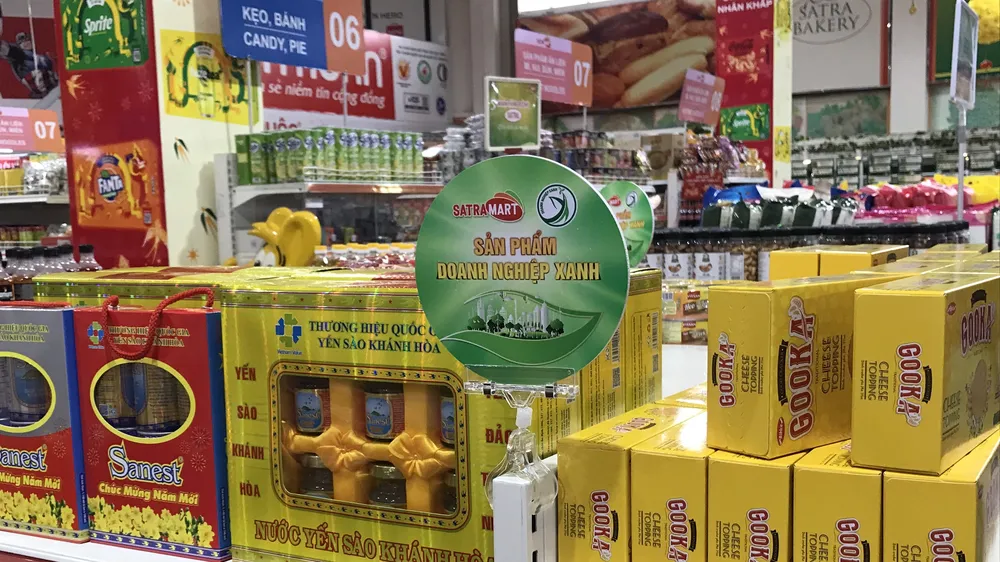 Nhiều sản phẩm của Doanh nghiệp xanh được bày bán tại hệ thống siêu thị và cửa hàng tiện lợi của Satra