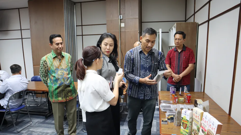Doanh nghiệp Indonesia tìm hiểu sản phẩm của doanh nghiệp Việt Nam