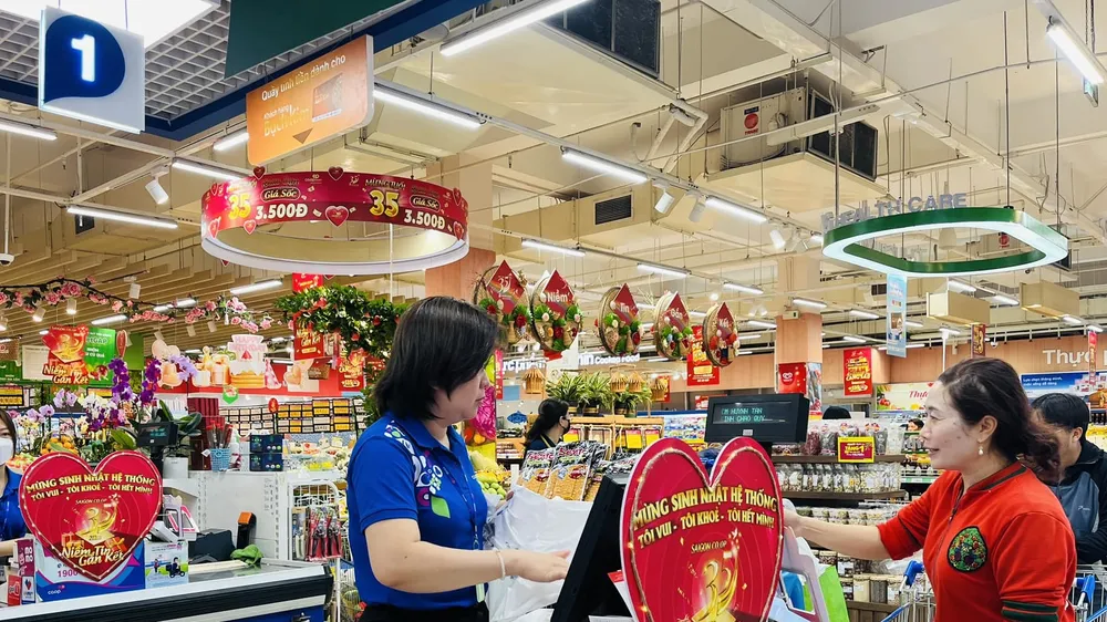 Saigon Co.op tặng hàng trăm ngàn phần quà cho người tiêu dùng nhân dịp kỷ niệm sinh nhật 35 năm