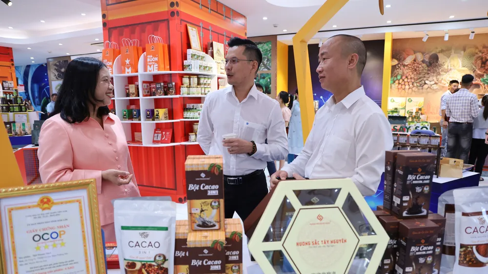 Nhiều doanh nghiệp tỉnh Đắk Lắk trưng bày, giới thiệu sản phẩm với doanh nghiệp TPHCM