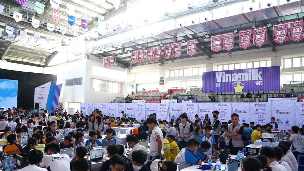 Thí sinh tham dự vòng chung kết Robotacon wro 2024 khu vực miền Trung và Nam Bộ tại TPHCM