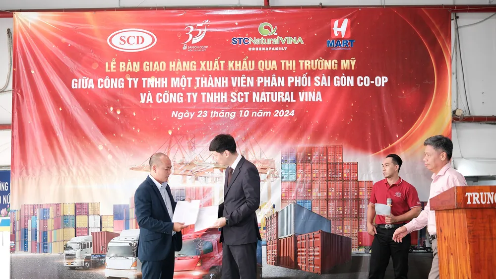Saigon Co.op đang bàn giao hàng Việt Nam xuất khẩu sang thị trường Hoa Kỳ
