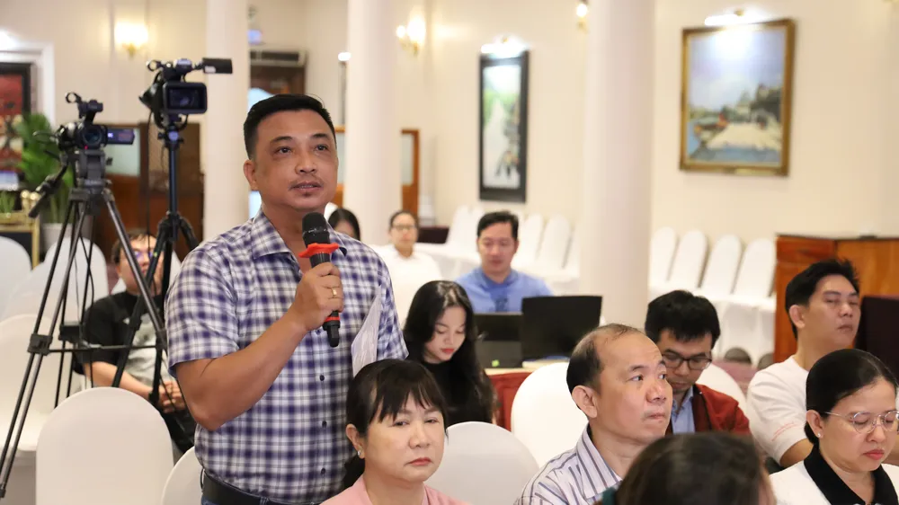 Doanh nghiệp đặt câu hỏi về những khó khăn thủ tục thông quan với Cục Hải quan TPHCM